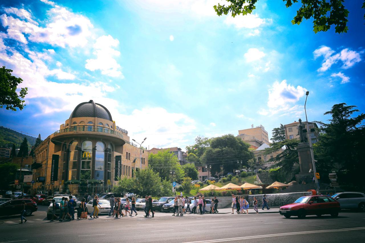 Guest House Kakabadzeebi 9 Tbilisi Exterior photo